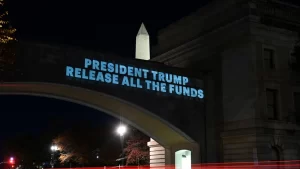 El impacto del cierre del Gobierno de EE.UU. en más de 20 servicios y empleos federales